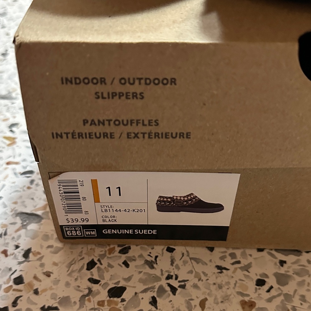 NIB ClarkS Black and Gray Slip-Ons Indoor/Outdoor Slipper size 11 - Picture 2 of 6